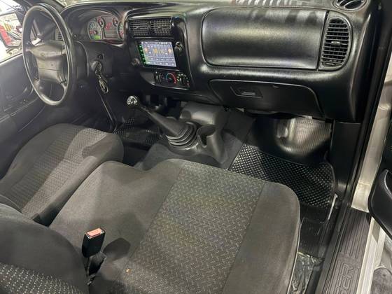 FORD RANGER 2.3 XLS 4X2 CS 16V GASOLINA 2P MANUAL FORD RANGER 2.3 XLS 4X2 CS 16V GASOLINA 2P MANUAL